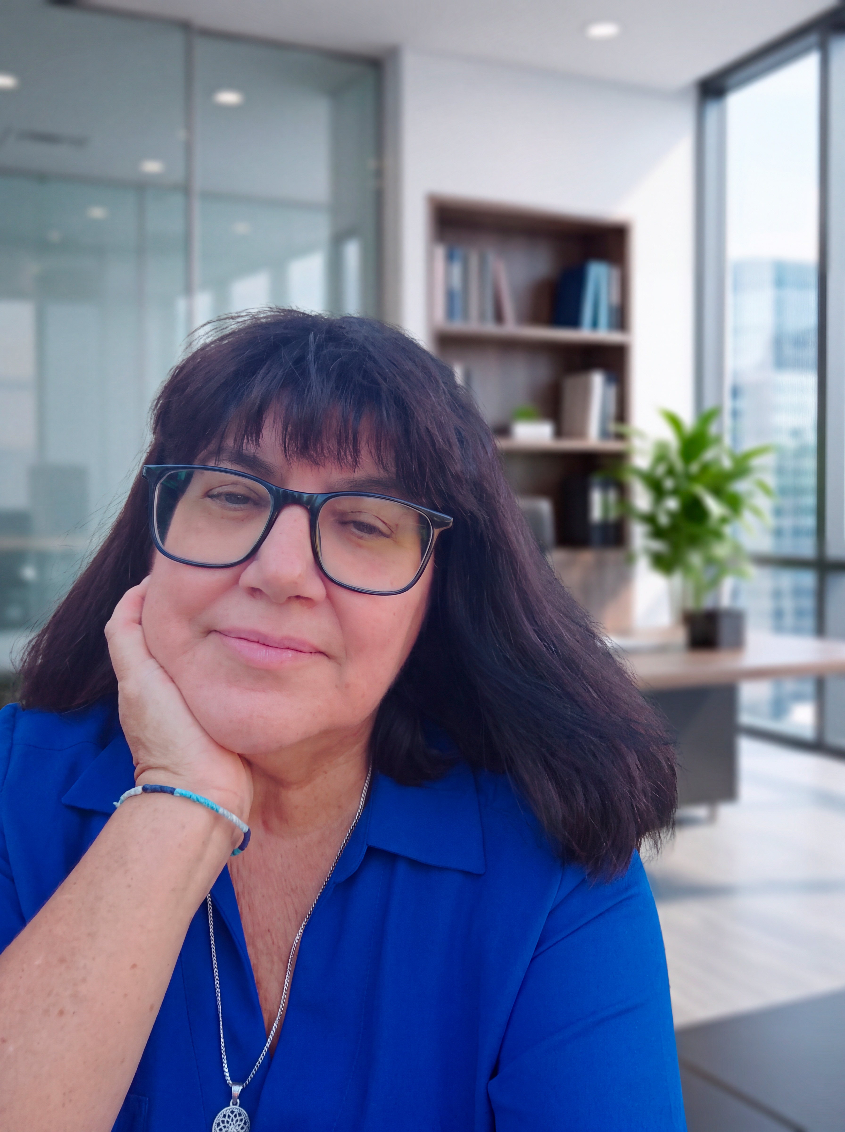 Portrait de Dora Garreau, chargée de communication